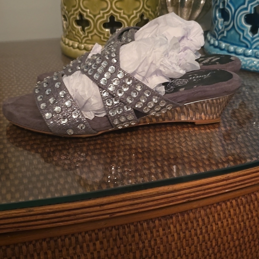 Joan Boyce Gray Mirrored Low Wedge Sandal with Rhinestones  Size 7 (#8) - Picture 7 of 13
